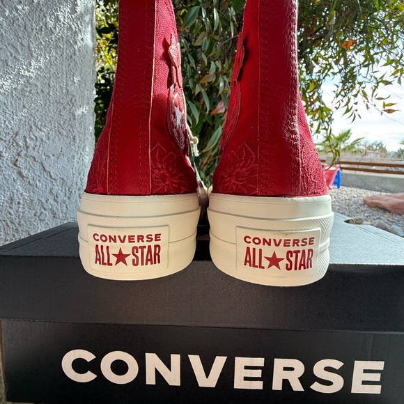 Red Chuck Taylor All Star Lift 3D Florals - Picture 2 of 9